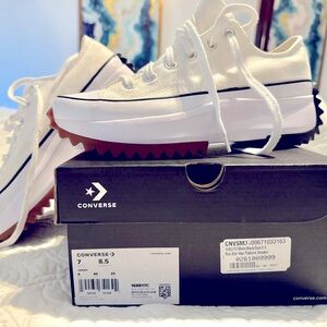 🔥Converse🔥like new Run Star Hike -Platform -WHITE/black/gum -Women 8.5 -Men 7